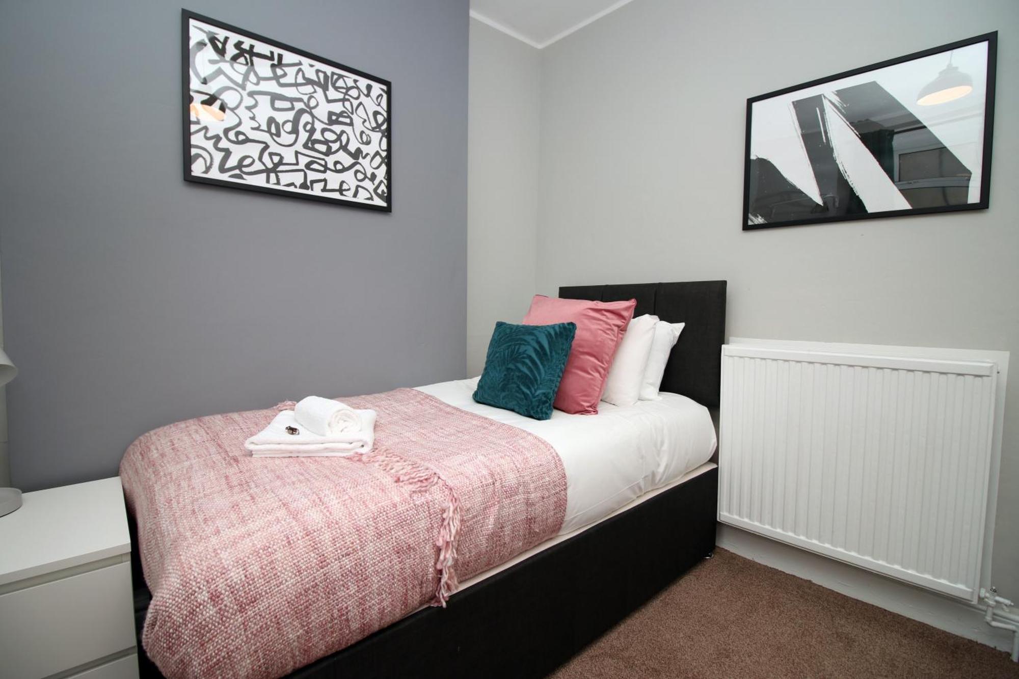 Spacious 4 Bedroom House - Moira Lodge By Ty Sa Cardiff Exterior foto